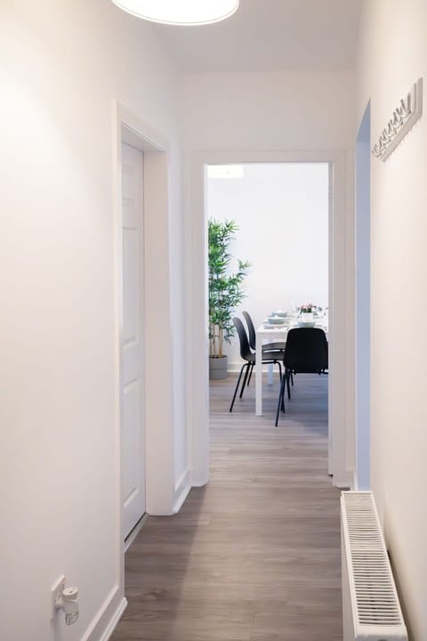 Apartment | 2 bedrooms, desk, Internet