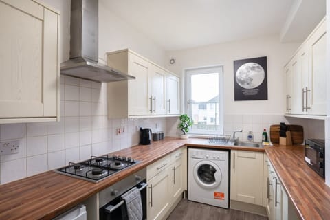 Apartment | 2 bedrooms, desk, Internet