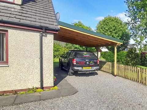 Parking | Rowlands, Aviemore