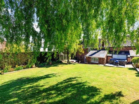 Exterior | Pete’s Place, Taunton