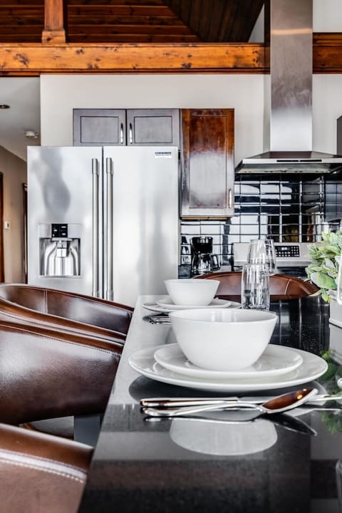 Kitchen with Dining Island