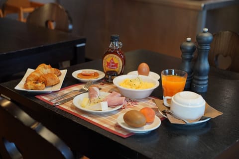 Daily buffet breakfast (EUR 18 per person)