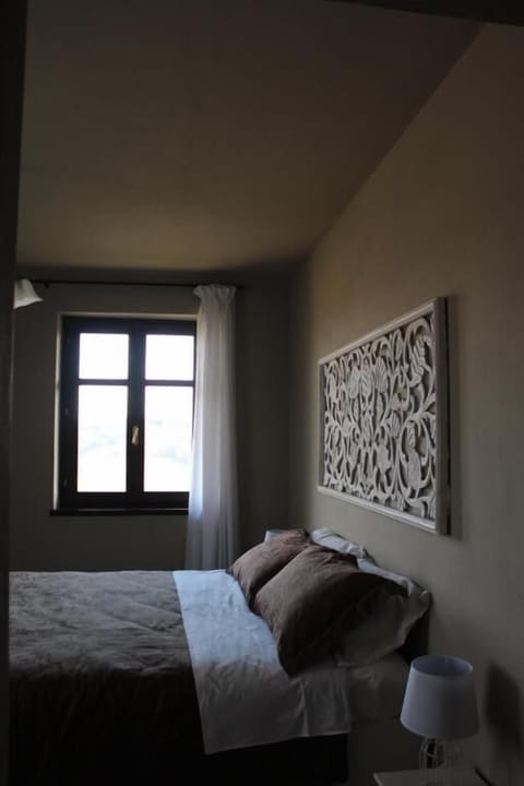 Classic Double Room, Pool View | Hypo-allergenic bedding, in-room safe, blackout drapes