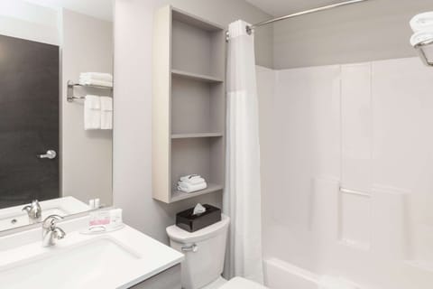Room, 2 Queen Beds, Non Smoking | Bathroom | Combined shower/tub, free toiletries, hair dryer, towels