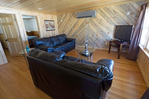 Cottage #1, 3 Bedrooms,Full Kitchen | Living area | Flat-screen TV