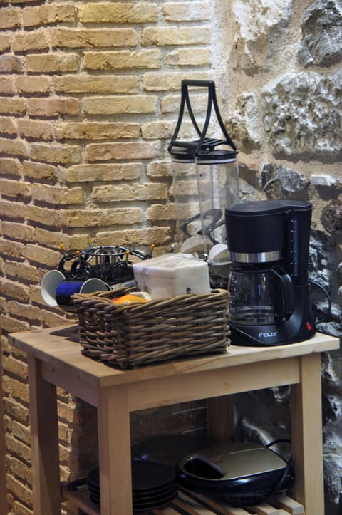 Kitchen Essentials in Rustic Style – Thoughtfully equipped with all modern necessities.
