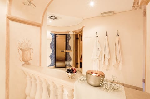 Couples treatment rooms, Turkish bath, body treatments, hydrotherapy