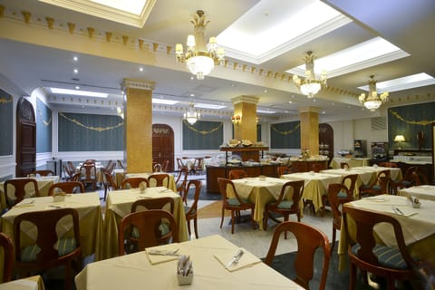 Daily buffet breakfast (EUR 15 per person)