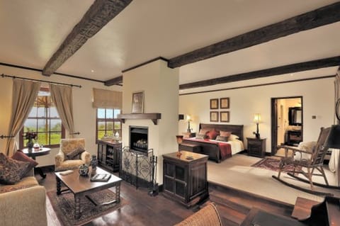 Luxury Cottage | 1 bedroom, free minibar items, in-room safe, desk