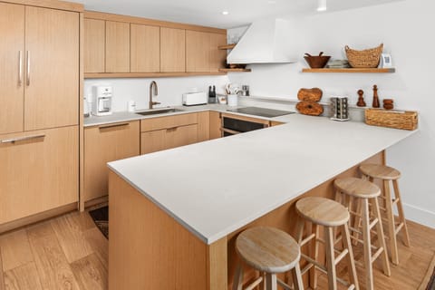 Kitchen bar seating for 4 people