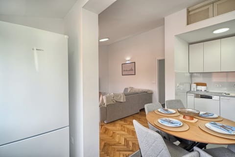 Apartment, Balcony, Hill View | Private kitchen | Full-size fridge, oven, stovetop, dishwasher