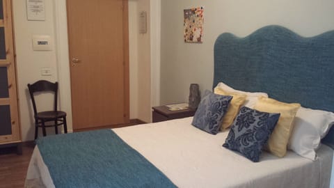 Classic Room | In-room safe, individually decorated, iron/ironing board, free WiFi