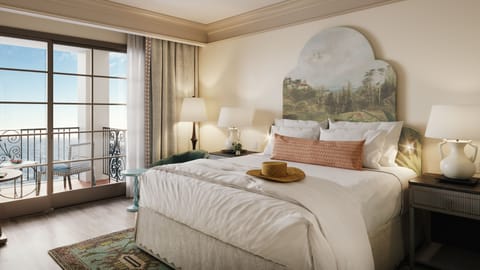 Hypo-allergenic bedding, in-room safe, blackout drapes