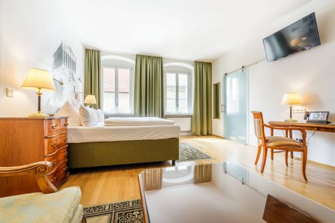 Standard Double Room | 1 bedroom, premium bedding, free minibar, in-room safe