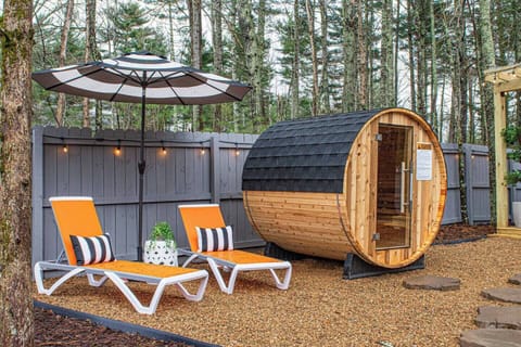Elevate your wellness routine with your very own 4-person barrel sauna. Perfect for detoxing, relaxing, and recharging, this charming sauna adds a luxurious spa experience right in the comfort of your own backyard.