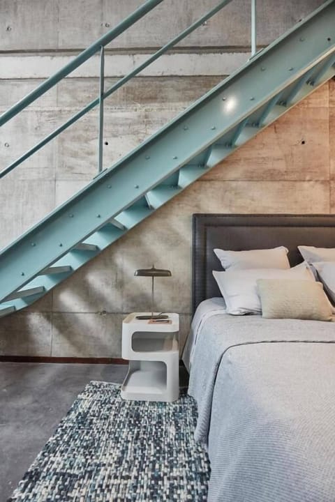 Comfort Room, City View | Iron/ironing board, free WiFi