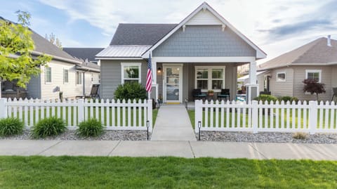 Welcome to Stay CDA Place — your boutique retreat in Coeur d’Alene.