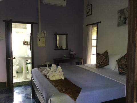 Standard Double Room, Garden View (Air Conditioning) | In-room safe, desk, free WiFi, bed sheets