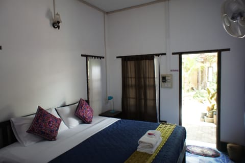Standard Double Room, Garden View (Air Conditioning) | In-room safe, desk, free WiFi, bed sheets