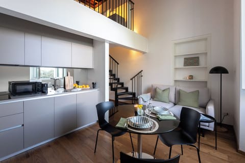 Apartment, Pool View | Premium bedding, down comforters, iron/ironing board, free WiFi