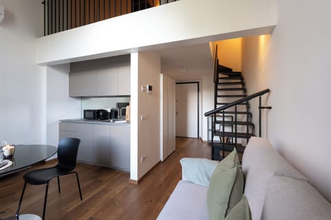 Apartment, Pool View | Premium bedding, down comforters, iron/ironing board, free WiFi