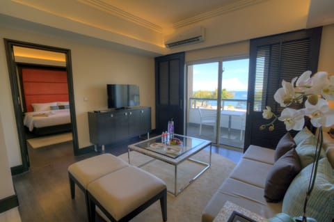 Oceana Suite | Living room | Flat-screen TV