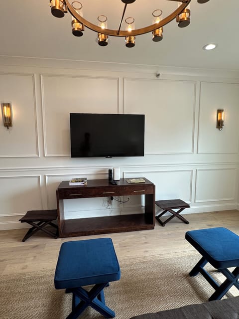 Directv, Streaming, Roku with soundbar