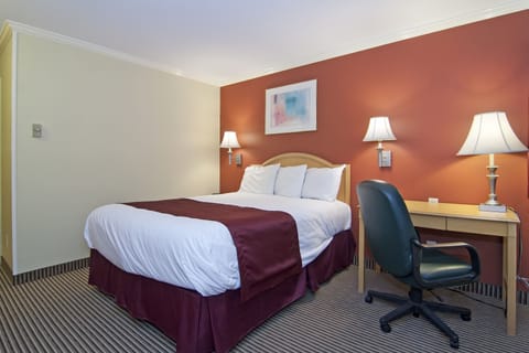 Standard Room, 1 Queen Bed, Non Smoking | Premium bedding, desk, iron/ironing board, free WiFi