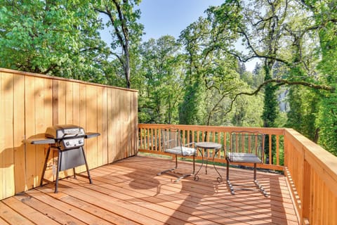 Apartment (3 Bedrooms) | Front of property