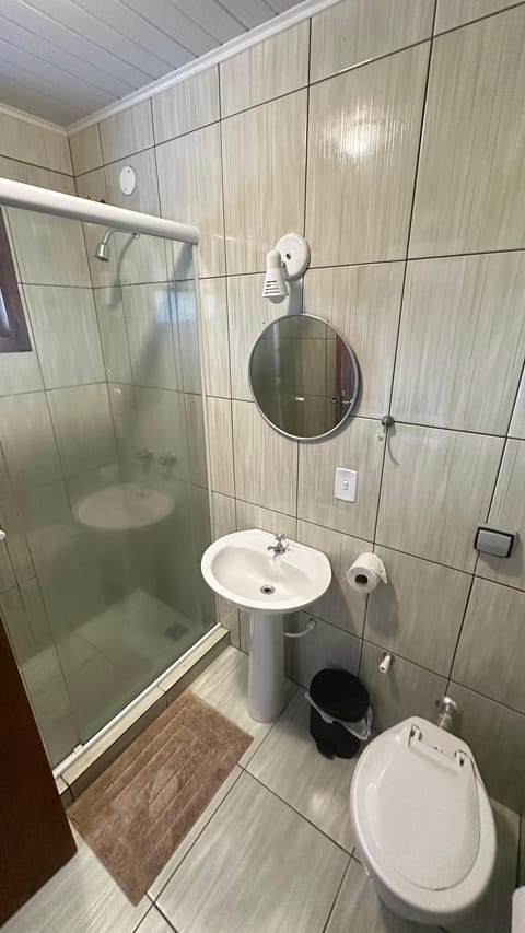 Standard Triple Room | Bathroom | Shower, towels, soap, toilet paper