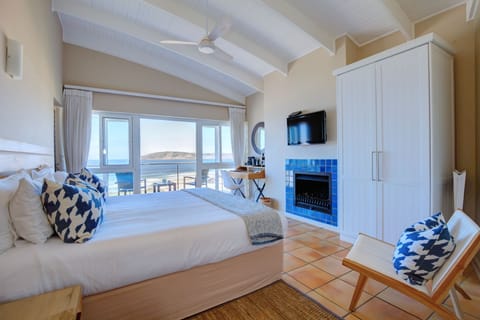 Superior Double Room, 1 Bedroom, Beach View | Premium bedding, minibar, in-room safe, desk