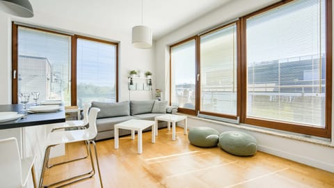 Apartament (51) with roof terrace | Living area | Flat-screen TV