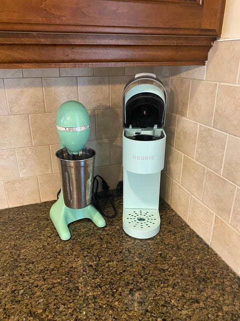 Lots of small kitchen appliances