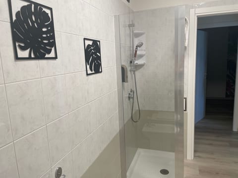 Apartment | Bathroom
