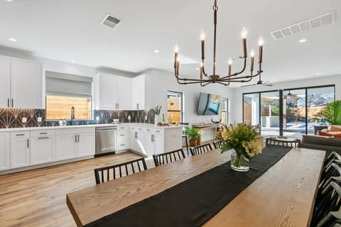 10-person dining table