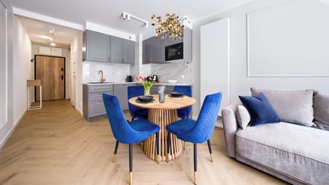 Apartament (8) | Living area | Flat-screen TV