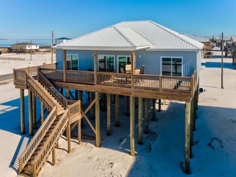 25_Beach Life Ext West 2 2200