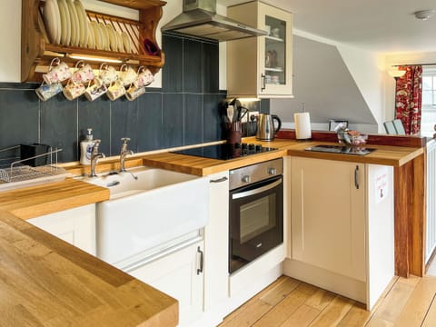 Kitchen | The Loading Bay, Hassendean Station, near Hawick