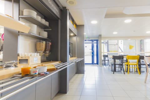 Daily buffet breakfast for a fee