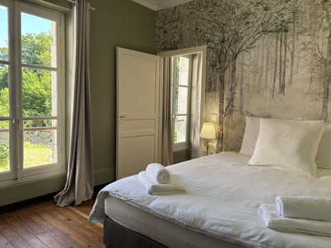 Superior Suite, Private Bathroom, Pool View | Free WiFi