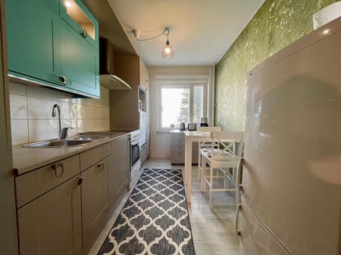 Comfort Apartment, 2 Bedrooms, City View | Private kitchen