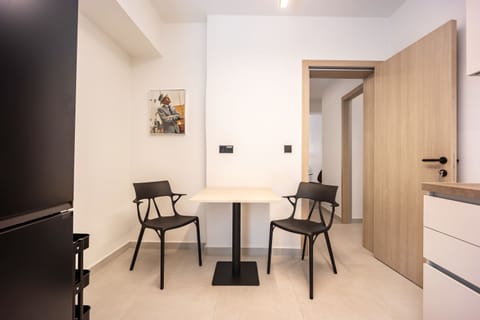 Modern Athens kitchen & dining.