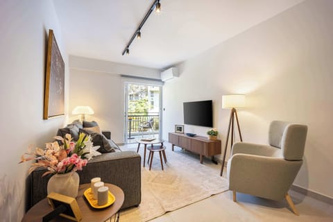 Spacious Athens apt. Perfect for you.