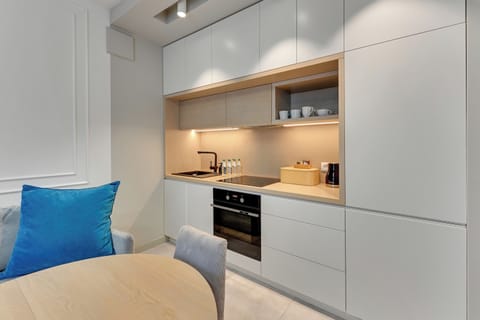 Comfort Apartment, Garden View | 2 bedrooms, iron/ironing board, free WiFi