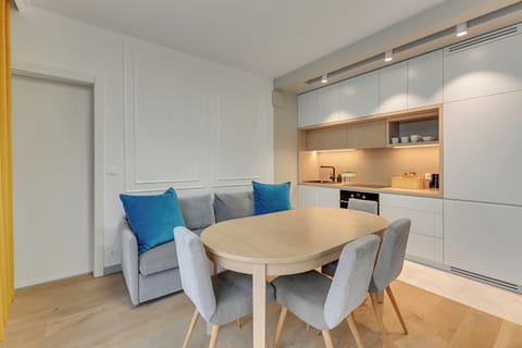 Comfort Apartment, Garden View | 2 bedrooms, iron/ironing board, free WiFi