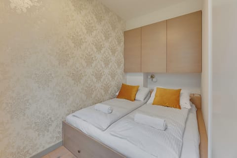 Comfort Apartment, Garden View | 2 bedrooms, iron/ironing board, free WiFi