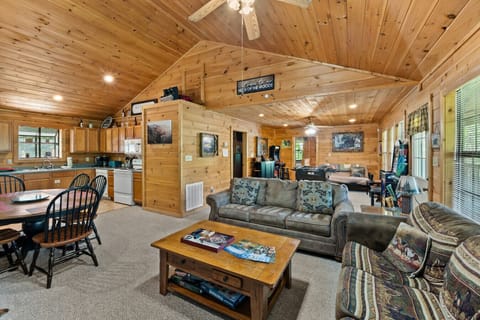 Vaulted ceilings, plenty of comfortable seating, and a convenient open floor plan make Mama Bear the perfect gathering spot.