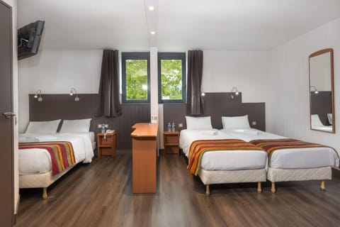 Family Room | 1 bedroom, desk, blackout drapes, soundproofing