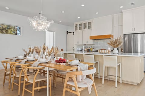Share meals, laughter, and stories—this dining space is made for family dinners, friends’ feasts, and unforgettable moments together.