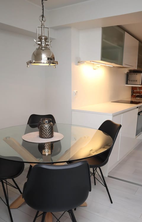 Deluxe Penthouse, Balcony, Courtyard View | 1 bedroom, iron/ironing board, free WiFi